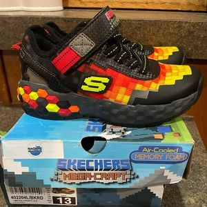 Brand New Boys Mega-Craft Memory Foam Skechers Size 13